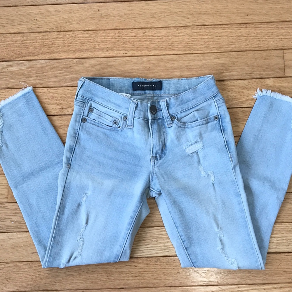 Aeropostale Low rise crop skinny jeans